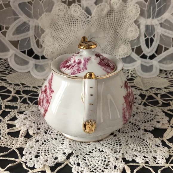 Fielder Keepsakes Pink Toile Creamer and Sugar - Picture 4 of 14